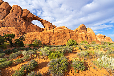 Skyline Arch, Arches National Park, Moab, Utah, USA