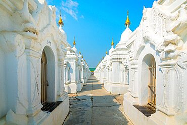 Kuthodaw Pagoda, Mandalay, Myanmar