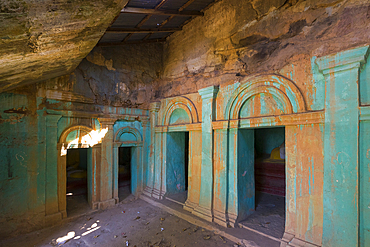 Temple exterior, Hpo Win Daung Caves (Phowintaung Caves), Monywa, Myanmar (Burma), Asia