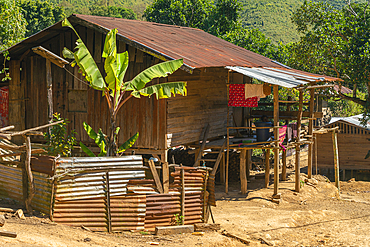 Wooden house in village of Kayaw tribe, Loikaw District, Kayah State, Myanmar (Burma), Asia