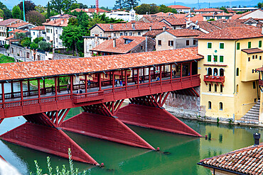 The Brenta River and the old bridge, Bassano del Grappa, Vicenza, UNESCO World Heritage Site, Veneto, Italy, Europe