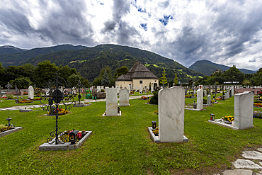 Cemetery, Sterzing, Sudtirol (South Tyrol) (Province of Bolzano), Italy, Europe