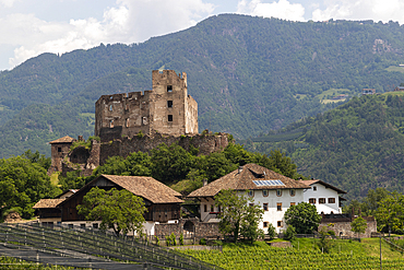 Castel Rafenstein, Bozen district, Sudtirol (South Tyrol), Italy, Europe