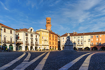 Piazza Cavour, Vercelli, Piedmont, Italy, Europe