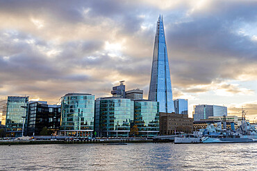 London The Queen's Walk and The Shard