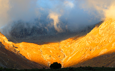 Early morning light on mountains above Queenstown, South Island, New Zealand