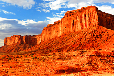 Monument Valley, Navajo Indian Territory/ Utah, USA