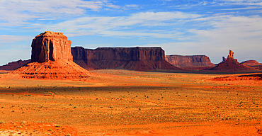 Monument Valley, Navajo Indian Territory/ Utah, USA