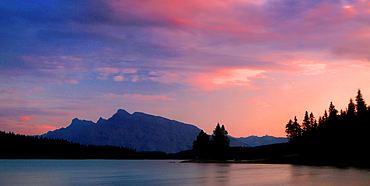 Jack Lake and Rocky Mountains, near Banff, Alberta, Canada