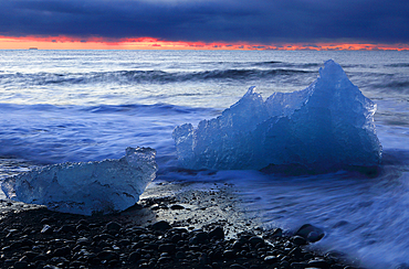 Breioamerkursandur (Diamond Beach) near Jokulsarlon Glacier Lagoon, at sunrise (dawn), Vatnajokull National Park, southern Iceland, Polar Regions