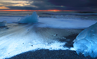 Breioamerkursandur (Diamond Beach) near Jokulsarlon Glacier Lagoon, at sunrise (dawn), Vatnajokull National Park, southern Iceland, Polar Regions