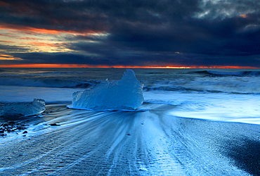 Breioamerkursandur (Diamond Beach) near Jokulsarlon Glacier Lagoon, at sunrise (dawn), Vatnajokull National Park, southern Iceland, Polar Regions