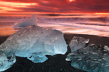 Breioamerkursandur (Diamond Beach) near Jokulsarlon Glacier Lagoon, at sunrise (dawn), Vatnajokull National Park, southern Iceland, Polar Regions