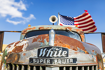 USA, Washington State, Whitman County. September 6, 2021. White Super Power Truck, c. 1946.