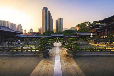 Chi Lin Nunnery during sunset, Diamond Hill, Kowloon, Hong Kong island, Hong Kong, China, Asia