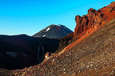 Red Crater and Mount Ngauruhoe in Tongariro National Park, UNESCO World Heritage Site, North Island, New Zealand, Pacific