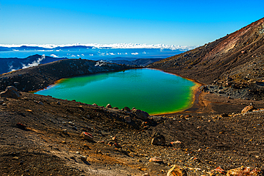 Emerald lake on volcano slope, Tongariro National Park, UNESCO World Heritage Site, North Island, New Zealand, Pacific