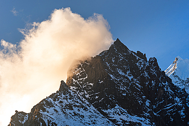 Rugged snowy mountain massif of Langtang Lirung, Lang Tang Valley Trek, Himalayas, Nepal, Asia