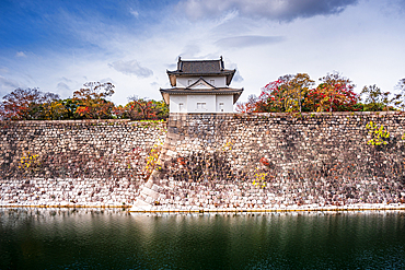 Ichiban-yagura Turret in autumn, Osaka Castle moat, Osaka, Honshu, Japan, Asia