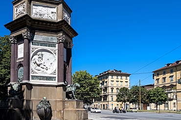 Architectural detail of the Monumental Arch to the Artillery Force, constructed in the 19th century, as tribute to the First Artillery Regiment, Piazza Vittorio Veneto, Turin, Piedmont, Italy, Europe