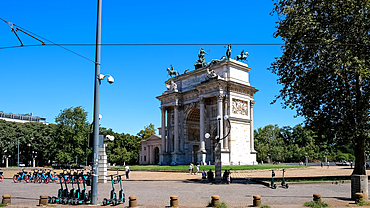 View of Porta Sempione (Simplon Gate) and Arco della Pace (Arch of Peace), 19th century triumphal arch with Roman roots, Milan, Lombardy, Italy, Europe