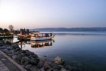 View of Lake Sapanca (Sapanca Golu) a fresh water lake between the Gulf of İzmit and the Adapazarı Meadow, Sapanca region, Turkey, Eurasia