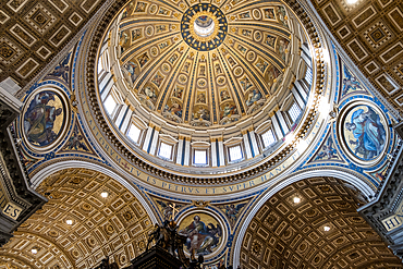 Detail of the dome of St. Peter's Basilica, built by Michelangelo Buonarroti, completed by the architect Giacomo della Porta, St. Peter's Basilica, Vatican City, UNESCO World Heritage Site, papal enclave in Rome, Lazio, Italy, Europe