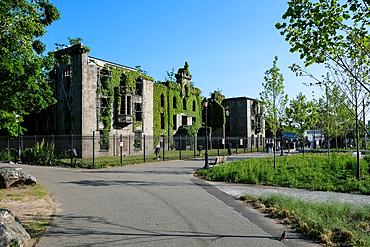 View of the Smallpox Hospital, a historic abandoned hospital located on Rooseevelt Island, an island in the East River, in the borough of Manhattan, New York City, United States of America, North America