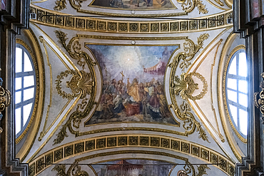 View inside the Basilica of Corpus Domini, a Catholic church commemorating the 1453 Eucharistic Miracle during the Savoy-Dauphine conflict, Turin, Piedmont, Italy, Europe