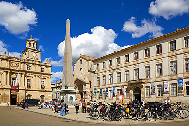 Place de la Republique, Arles