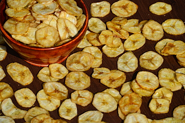 Banana chips, delicious crispy and crunchy, Mandi, India, Asia