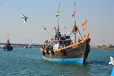 Ferry service at Okha port to Bet Dwarka, a pilgrimage destination believed to be the home of the deity Lord Krishna, Dwarka, Gujarat, India, Asia