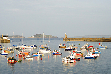 Saint Peter Port,Island of Guernsey,Bailiwick of Guernsey,British Crown dependency,English Channel,Atlantic Ocean,Europe