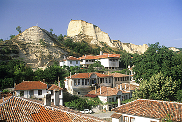 Houses of Melnik among the eroded natural sand hills, Melnik, Pirin mountains, Bulgaria, Europe