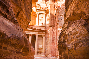 Al-Khasneh (treasory of the pharaoh) seen from the Siq, the iconic tomb of the Historic and archaeological Nabataean city of Petra, UNESCO World Heritage Site, Jordan, Near East, Southern Levant, West Asia