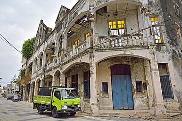 ruined buildings in Kepodang Street, Old Town of Semarang, Java island, Indonesia, Southeast Asia