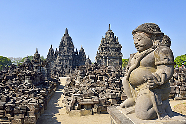 Stone gate guardian (dvarapala) of Sewu Temple Compound, 8th century Buddhist temple located at the north of Prambanan Temple Compounds, UNESCO World Heritage Site, region of Yogyakarta, Java island, Indonesia, Southeast Asia, Asia