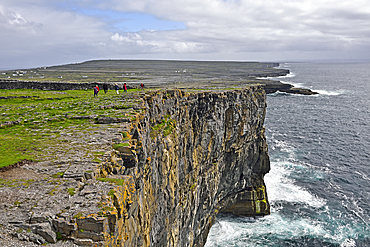 Cliffs viewed from Dun Aengus, prehistoric hill fort, Inishmore, largest of the Aran Islands, Galway Bay, County Galway, Connacht, Republic of Ireland