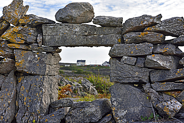 dry stone walls, Inishmore, the largest of the Aran Islands, Galway Bay, West Coast, Republic of Ireland, North-western Europe