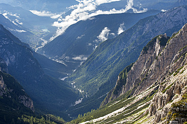 Val Marzon viewed from the path connecting the refuge Auronzo to the refuge Lavaredo, Three Peaks nature park, Trentino-Alto Adige, Sudtyrol, South Tyrol, Italy, South-central Europe