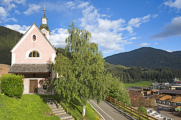 Toning Stockl Church, Rasen-Antholz / Rasun Anterselva, Val Pusteria, Trentino-Alto Adige, Sudtyrol, South Tyrol, Italy, South-central Europe