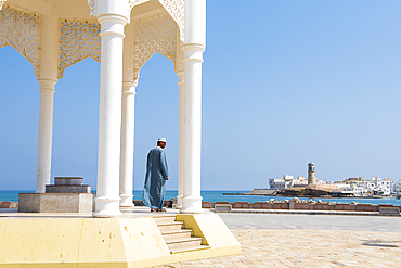 Kiosk on the promenade along the seafront at Sur, port-city, capital of Ash Sharqiyah Region, Sultanate of Oman, Arabian Peninsula, Middle East