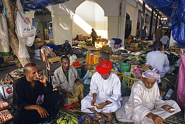 Bedouin men in the souk of Salalah, Dhofar, Sultanate of Oman, Arabian Peninsula