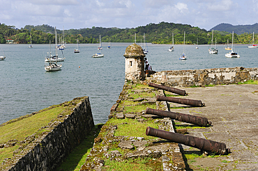 Battery and ruins of the fort of Portobelo, UNESCO World Heritage Site, Colon Province, Republic of Panama, Central America