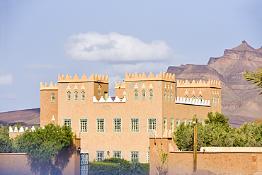 House at the foot of Djebel Kissane, near Agdz, Mount Kissane (Jbel Kissane), Draa-Tafilet region, Morocco, North West Africa