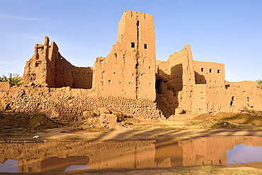 Ruined village of Hara in the large palm grove in Agdz, Mount Kissane (Jbel Kissane), Draa-Tafilet region, Morocco, North West Africa