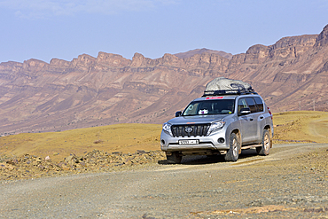 Four wheel drive near Agdz, Draa River valley, Province of Zagora, Region Draa-Tafilalet, Morocco, North West Africa