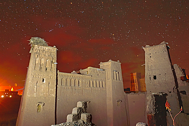 Kasbah Tebi at night, guest house in the heart of the Ksar of Ait-Ben-Haddou, Ounila River valley, Ouarzazate Province, region of Draa-Tafilalet, Morocco, North West Africa