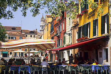 Outside restaurant on Santa Margherita square, Dorsoduro district, Venice, UNESCO World Heritage Site, Veneto region, Italy, Europe