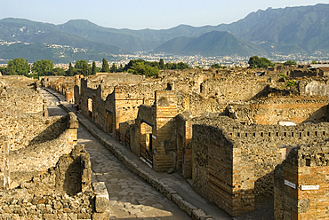 Via Stabiana, archaeological site of Pompeii, UNESCO World Heritage Site, province of Naples, Campania, Italy, Europe